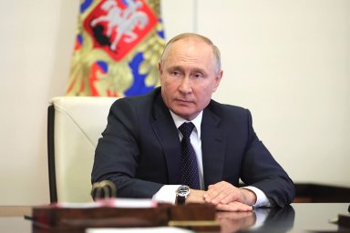 Президент призвал российский бизнес возвращать свои позиции на рынке