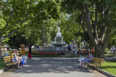 Жители Севастополя попросили не ставить киоски в парках