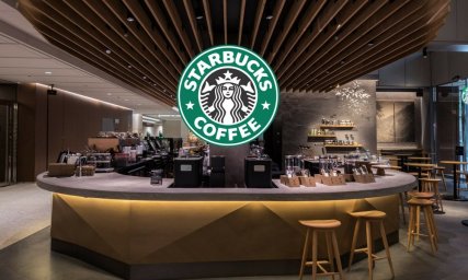 Кофейни Starbucks приостанавливают работу в России