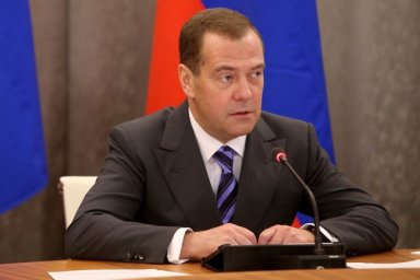 Медведев заявил о важности импортозамещения на фоне санкций