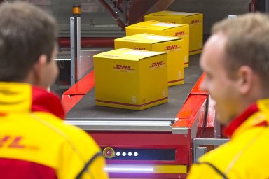 DHL Express прекращает доставку грузов внутри России с 1 сентября