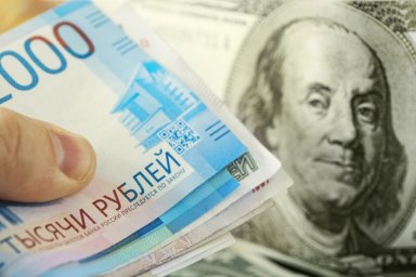 ФАС выступила против привязки внутренних контрактов к доллару