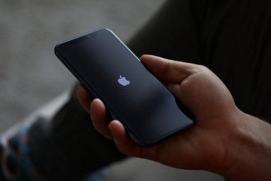 "Запретить продажу iPhone в Китае!" Пользователи Baidu возмущены санкциями США против Huawei и ZTE