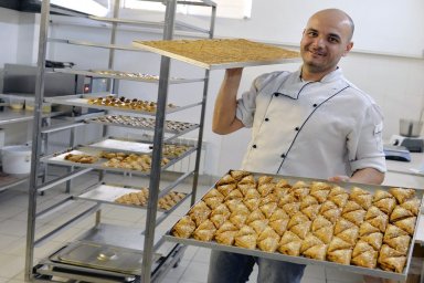 В Омске наладили производство арабских сладостей