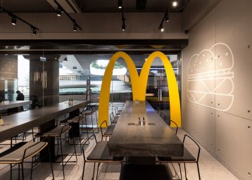 McDonald's объявил о временном закрытии всех ресторанов в России