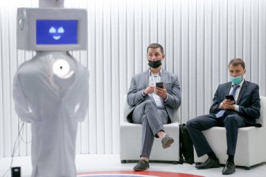 В Югре на IT-форуме показали первого в стране робота-диагноста